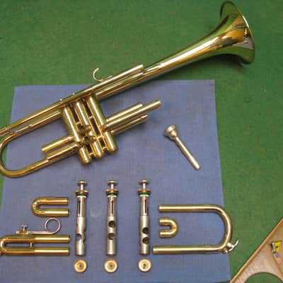 Bach 1530 Trumpet - Reconditioned - Original Case & 7C MP image 2