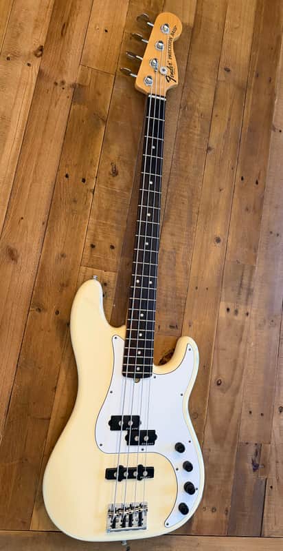 Fender American Deluxe Precision Bass with Rosewood Fretboard