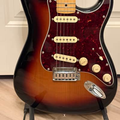 Fender Player II Modified Stratocaster with Maple Fretboard 2025 - Present - 3-Color Sunburst
