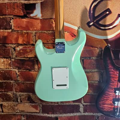 Fender American Pro Stratocaster 2019 - Sea Foam Green image 16