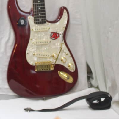 Squier Stratocaster Pro Tone series 1996 in Hard case - transparent red image 1