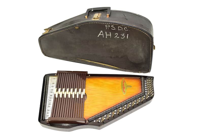Chromaharp by Rhythm Band 15-Chord Autoharp w/ Accessories image 1