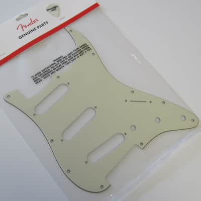 Fender USA Standard Stratocaster Pickguard Mint Green 0992144000 image 1