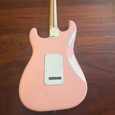 Limited Edition Fender Player Stratocaster with Maple Fretboard 2019 - 2021 - Shell Pink image 2