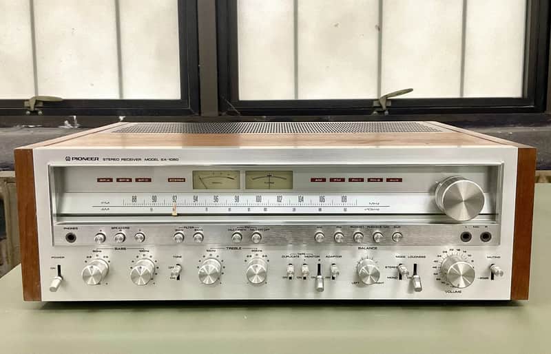 Pioneer SX-1050 120-Watt Stereo Solid-State Receiver 1976 - 1978 - Silver image 1