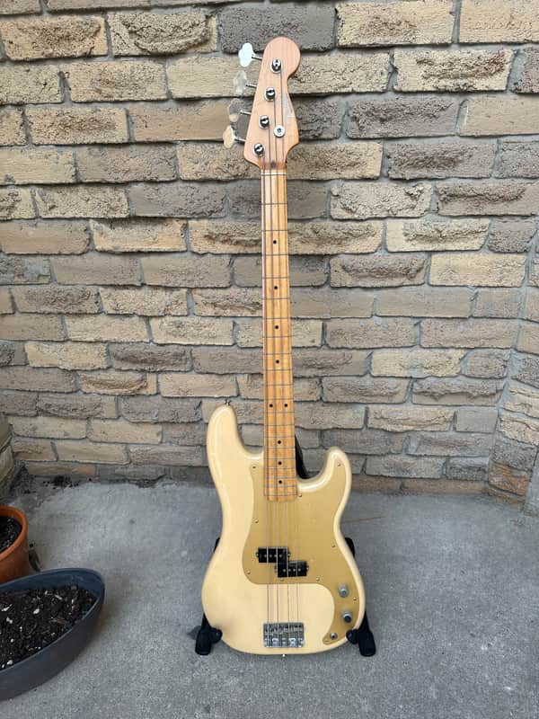 Fender Classic Series '50s Precision Bass | Reverb Canada