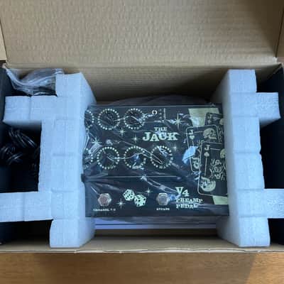 Victory Amps V4 The Jack Tube Guitar Preamp Pedal + Footswitch image 8