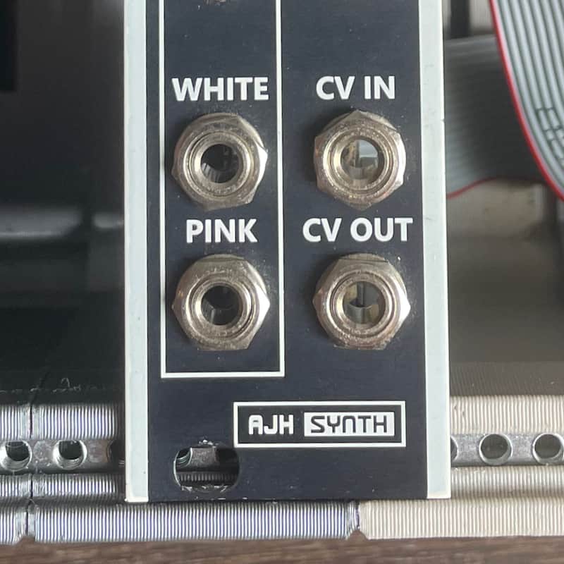 AJH Synth Glide & Noise Black