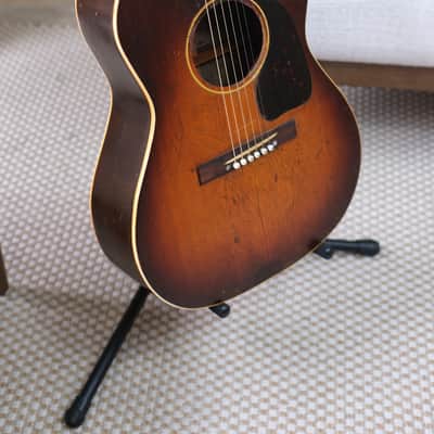 Gibson LG-2 1946 image 1
