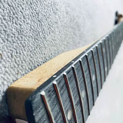 Short Scales Guitar Maple Neck, Rosewood Fingerboard 20 Frets, Tuning Pegs image 8