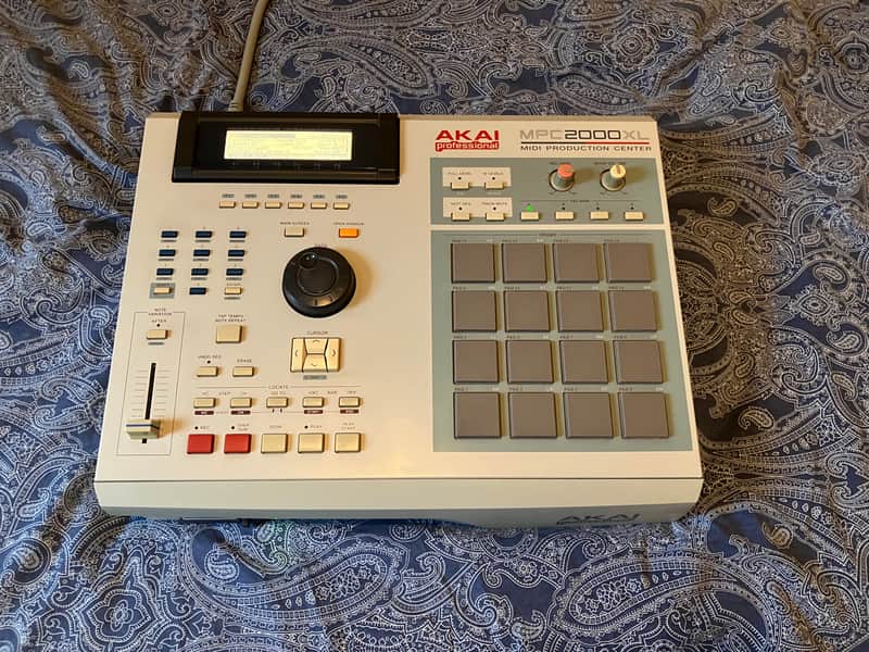 Akai MPC2000XL MIDI Production Center | Reverb Canada