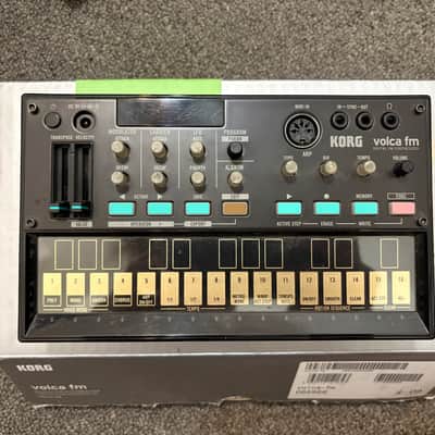 Korg Volca FM with Algorithm Chart