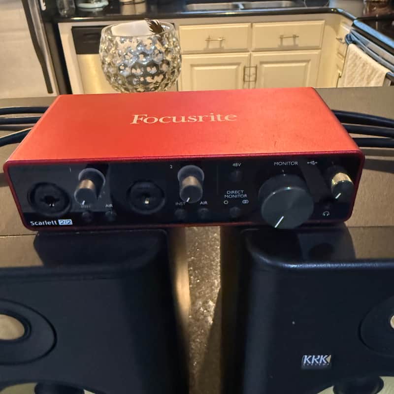 Focusrite Scarlett 2i2 3rd Gen USB Audio Interface 2019 - Present - Red / Black image 1