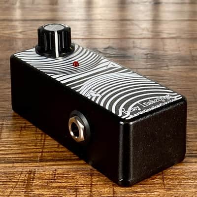 Earthquaker Devices EQD Easy Listening Analog Amp Simulator Headphone Amp Guitar Effect Pedal image 3