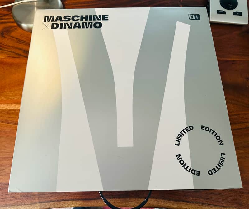 Native Instruments Maschine MKIII Dynamo Edition (MK3) 2021 White image 1