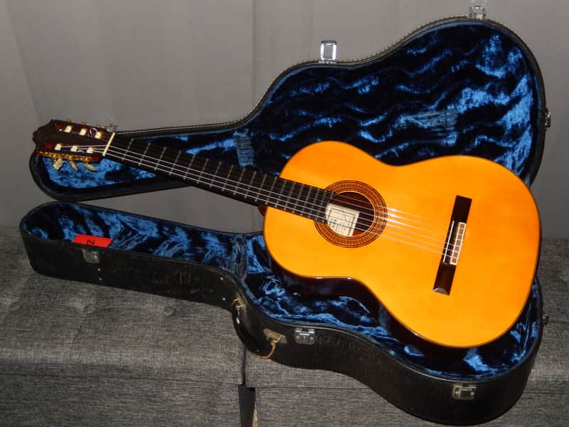 TOSHIHIKO NAKADE 1500S 1972 - HERNANDEZ y AGUADO CLASS CLASSICAL CONCERT GUITAR - SPRUCE/BRAZILIAN ROSEWOOD image 1