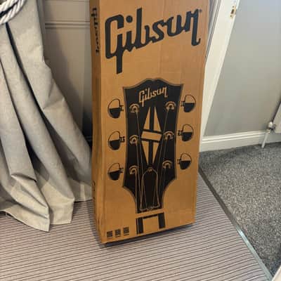Gibson Les Paul Classic 2021 - Ebony *BOXED* image 11
