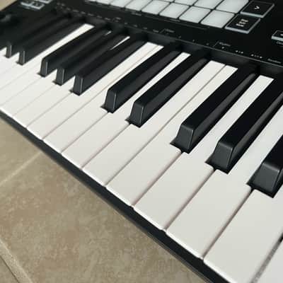 Novation Launchkey 49 MKIII MIDI Keyboard Controller 2020 - Present - Black image 2