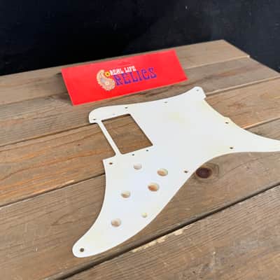 Real Life Relics Lead 1 Pickguard Aged White 1 Ply 11 Hole. (PGAI2) image 2