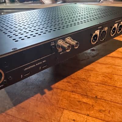 UAD Universal Audio Apollo X16 Thunderbolt 3 Audio Interface - MINTY! image 4