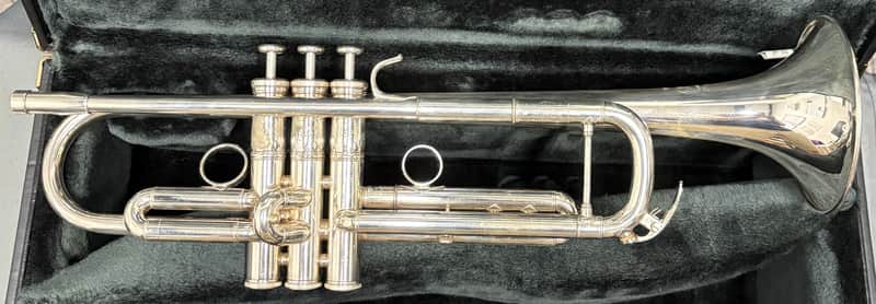 Yamaha Xeno Trumpet, Silver Finish, Gold Brass Bell, Model YTR8335RG image 1