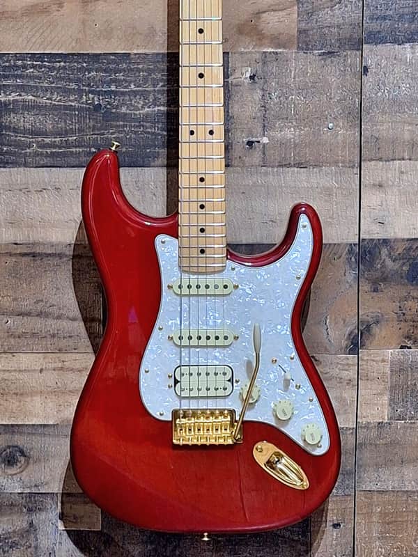 Immagine 2021 Fender Tash Sultana Signature Stratocaster - Transparent Cherry - - 1