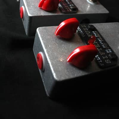 Ivy Pedals Sifter Fuzz - Silver/Red Si Filter Fuzz 2025 image 4