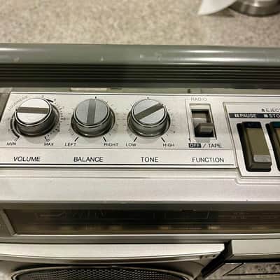 Sanyo M9935K 1982 Vintage Boombox Works well. image 4