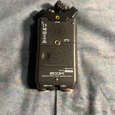 Zoom H4n PRO Handy Digital Multitrack Recorder - All Black image 4