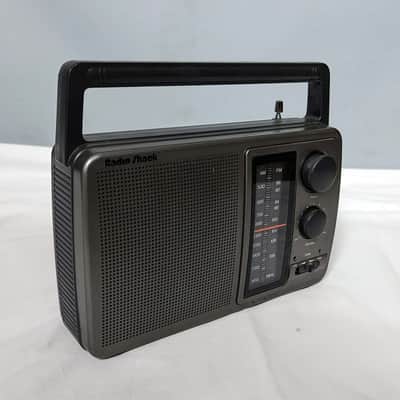 Radio Shack 12-726 Portable AM/FM Radio, AC/DC, Works and Sounds Great image 11