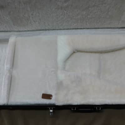 Gibson Moderne (New) image 2