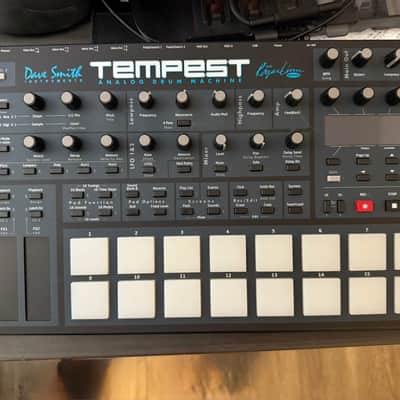 Dave Smith Instruments\Roger Linn Tempest 6-Voice Drum Machine
