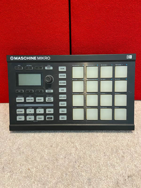 Native Instruments Maschine Mikro 2010s - Black image 1