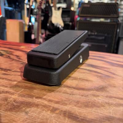 Dunlop GCB95 Cry Baby Standard Wah w/ Giftbox image 3