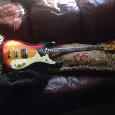 Moserite Ventures style 1965 Sunburst image 2