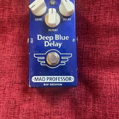 Mad Professor Deep Blue Delay PCB 2013 - Blue image 2