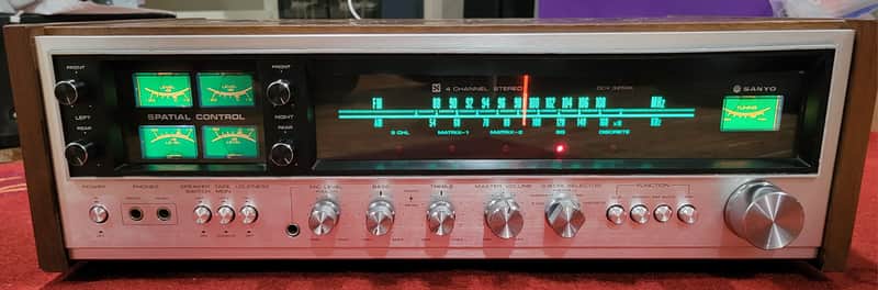 Sanyo DCX 3250K 1981 - Silver