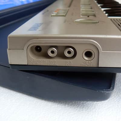 Vintage Yamaha Portasound PC-100 analog Synt with case image 4