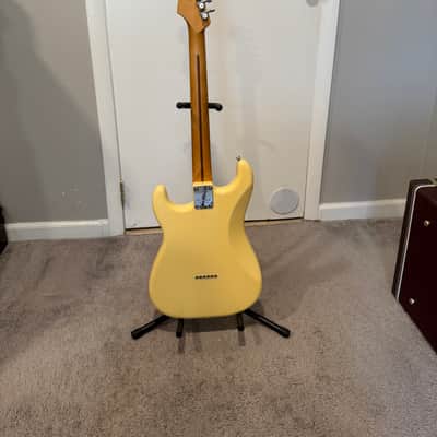 Fender Player Plus Stratocaster HSS HT 2024 - Buttercream image 2