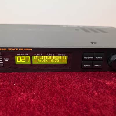 Immagine Roland SRV-330 Dimensional Space Reverb 1993 - 1998 - Black Rackmount Rack Mount Effects Unit - 3