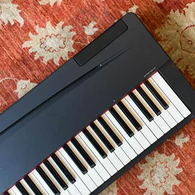 YAMAHA P-70 88-Key Graded Hammer Effect Electric PIano image 5