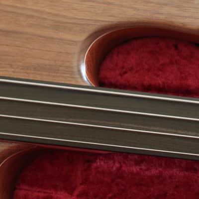 2011 Wal Mk 2 Fretless MINT w/ case image 7