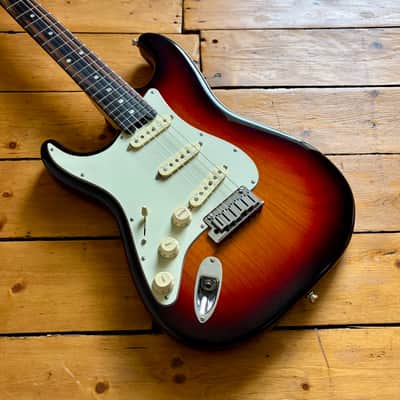 Fender American Elite Stratocaster with Ebony Fretboard Left-Handed 2019 Sunburst image 3