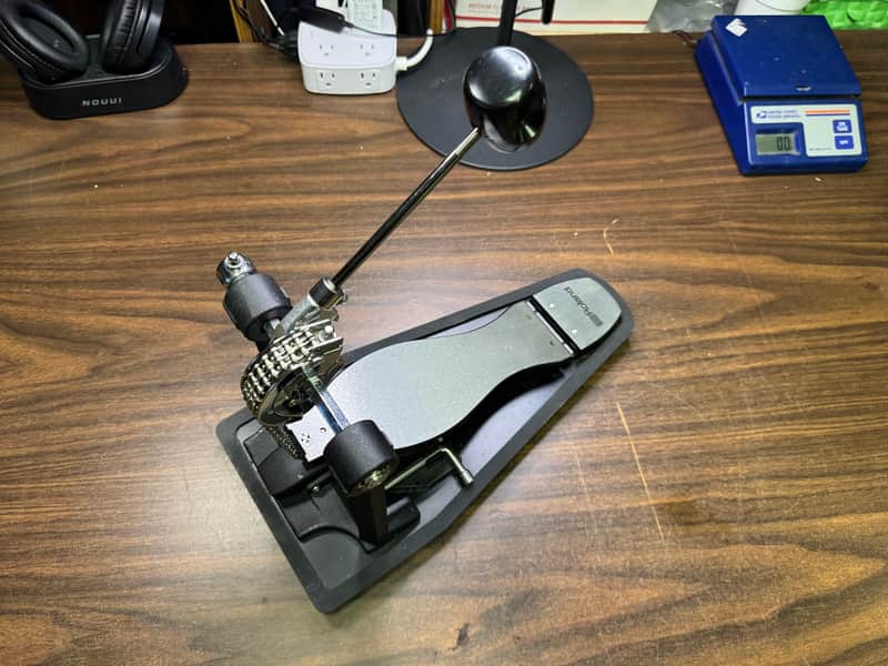 Roland RDH-100A V-Drums Kick Drum Pedal with Noise Eater Technology image 1