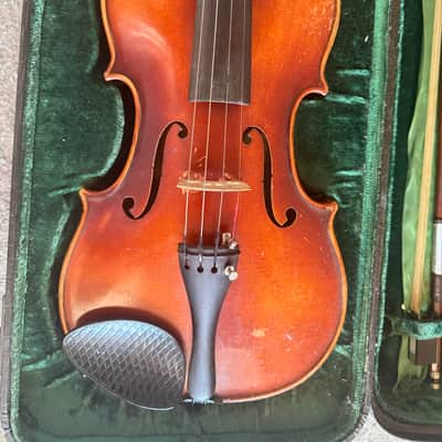 German Violin. Full size with case and bow. E. R. Pfrezschner brand image 2