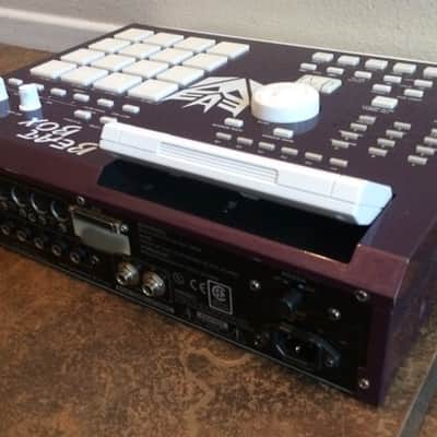 Akai MPC 2000xl midi production center sampler drum machine Custom image 9