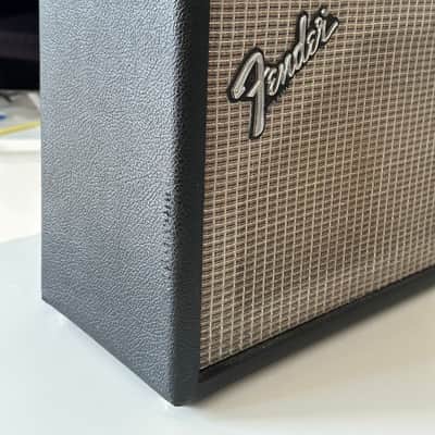 FENDER VIBRO CHAMP 1978 EU version 200-240 volt, incl. Footswitch image 6