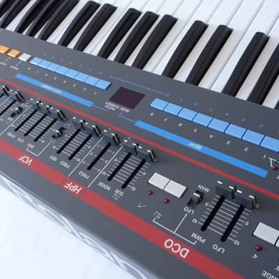 Roland Juno 106 - Serviced image 15