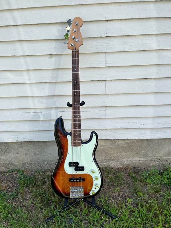 Fender Player Plus Precision Bass with Pau Ferro Fretboard