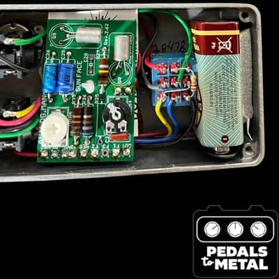 Analogman Sun Face Red Dot NKT LG Low Gain Germanium Fuzz with Sun Dial Knob 2023 - Present - Gold X16794 image 7
